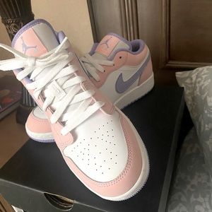 SOLD Jordan 1 Low Arctic Punch (GS) 5.5Y 7 W